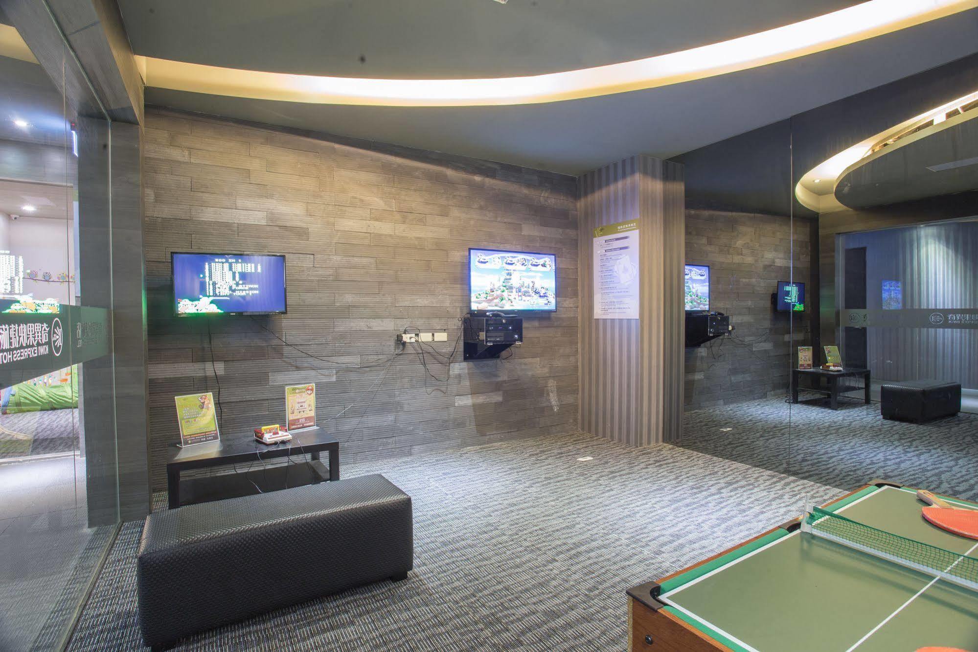 Kiwi Express Hotel - Jiuru Rd Cao Hùng Ngoại thất bức ảnh
