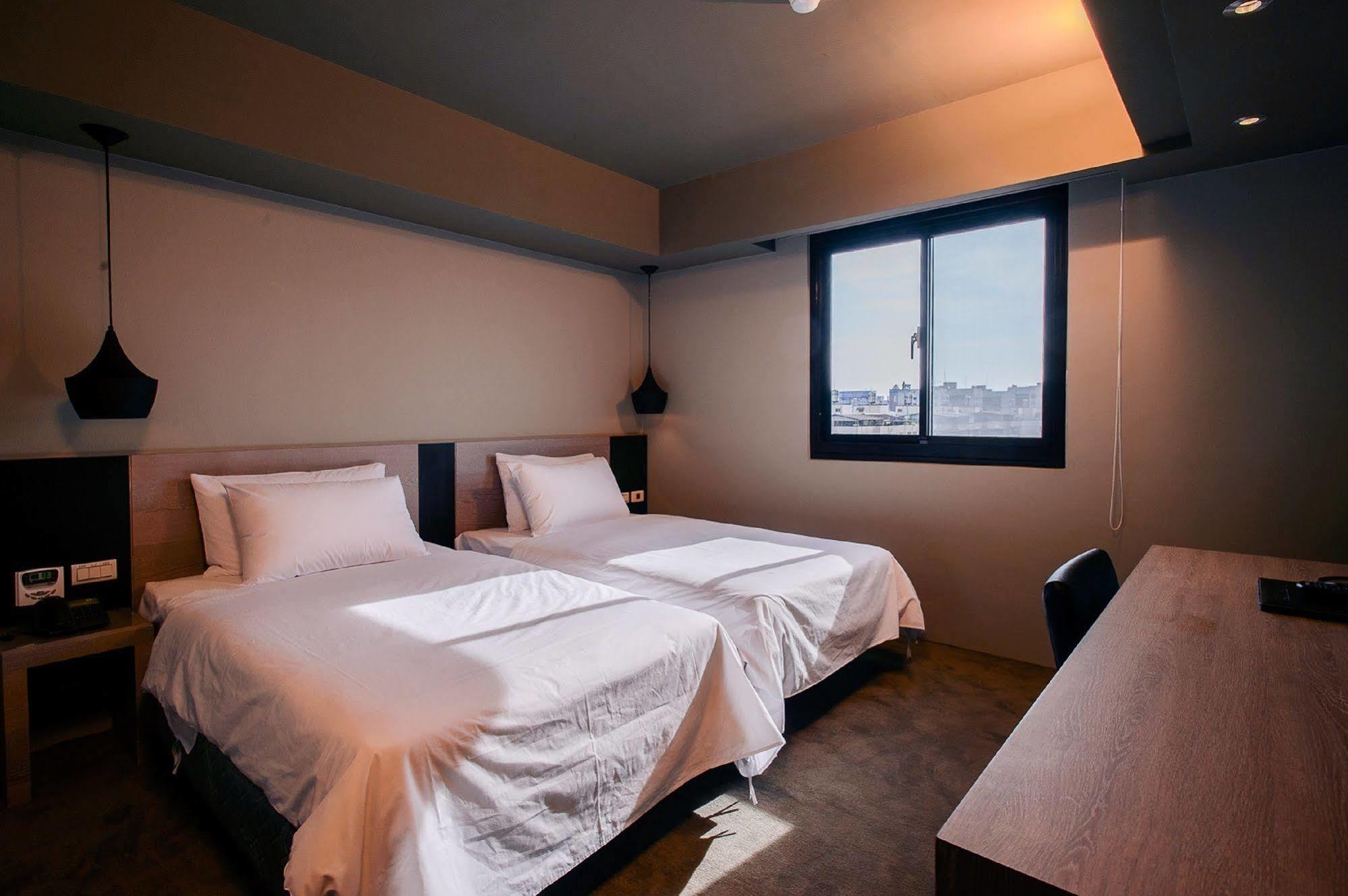 Kiwi Express Hotel - Jiuru Rd Cao Hùng Ngoại thất bức ảnh