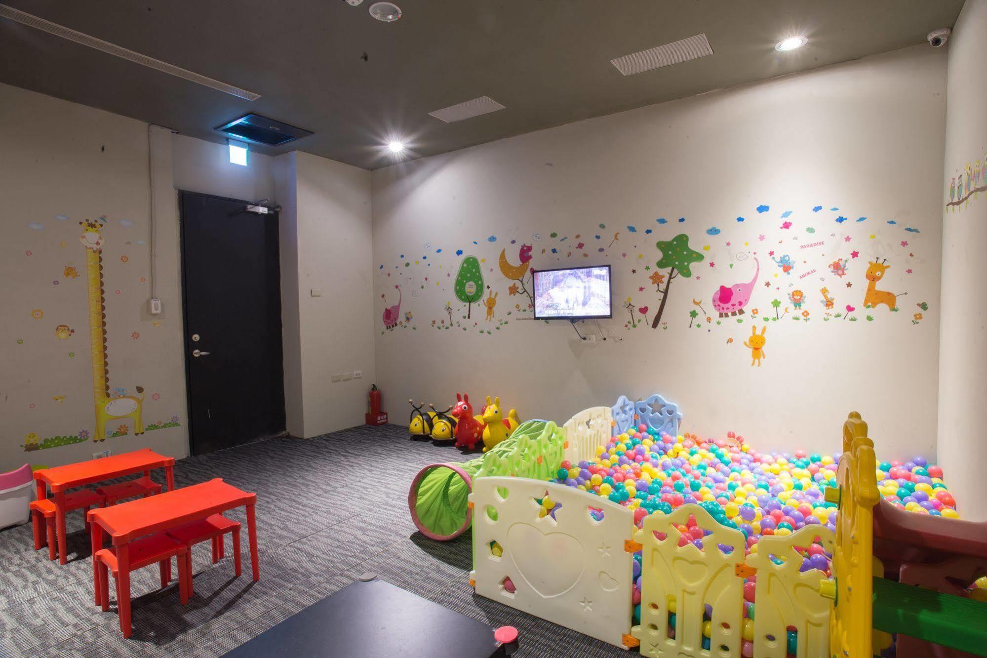 Kiwi Express Hotel - Jiuru Rd Cao Hùng Ngoại thất bức ảnh