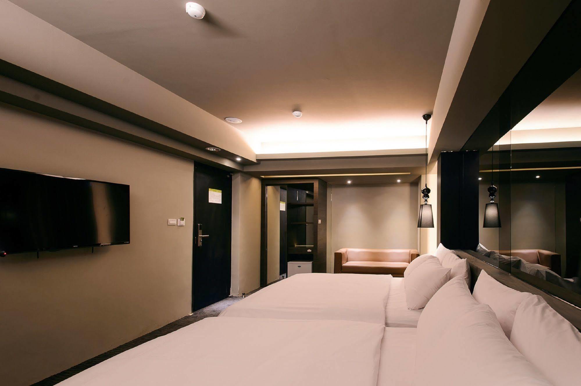 Kiwi Express Hotel - Jiuru Rd Cao Hùng Ngoại thất bức ảnh